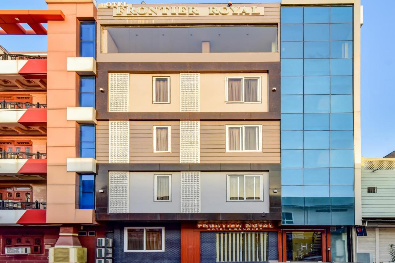 Capital O 73835 Hotel Frontier Royal & Banquet Tirath Exterior foto
